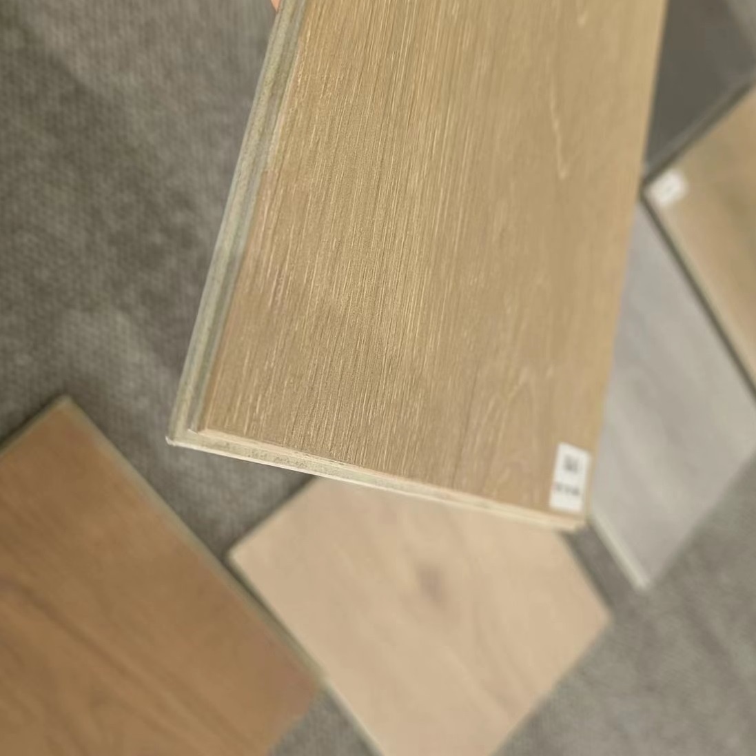 礦纖維樹(shù)脂板MFB Flooring